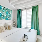 Appartement Rue Montorgueil Calme Et Design
